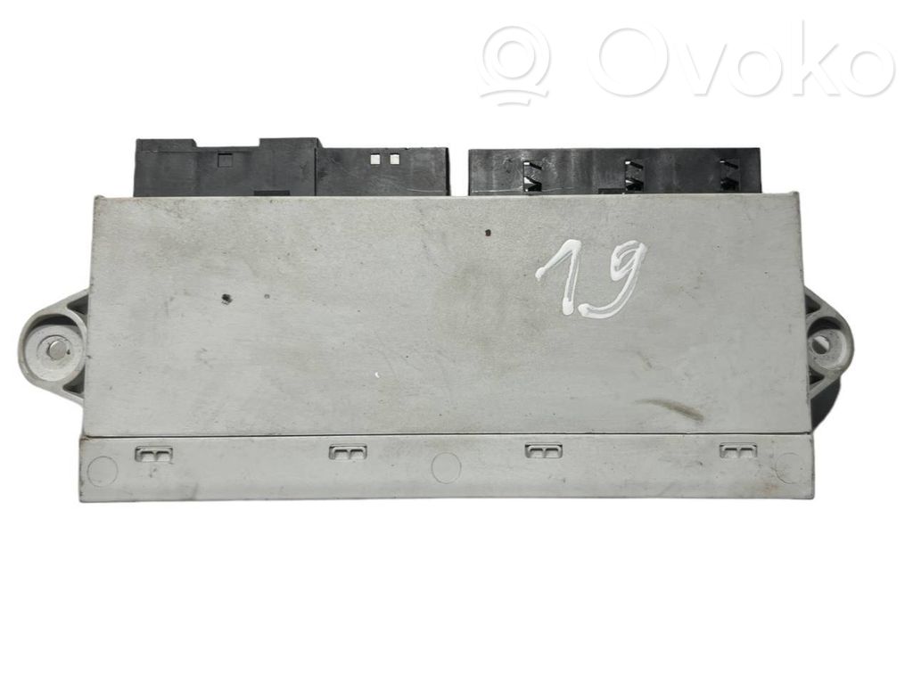 Durvju vadības bloks