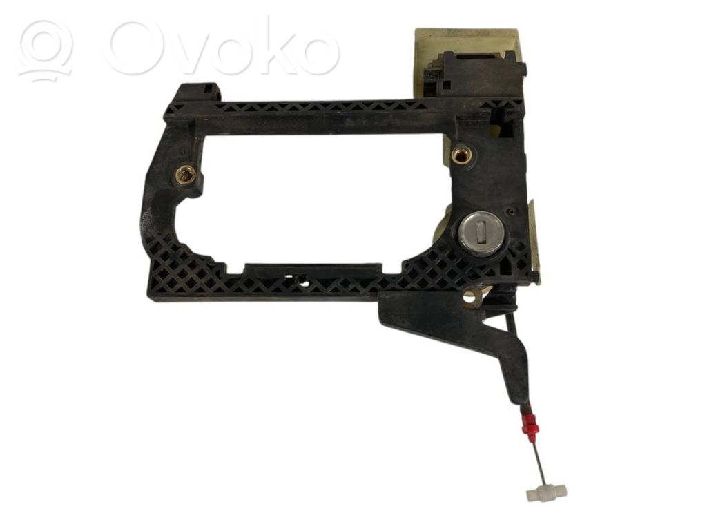 Holder/bracket for external opening handle at the front