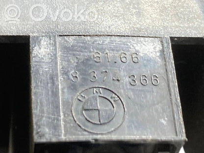 Mazgāšanas šķidruma smidzinātājs (-i) priekšējam logam