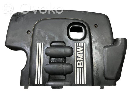 Dzinēja pārsegs (dekoratīva apdare)