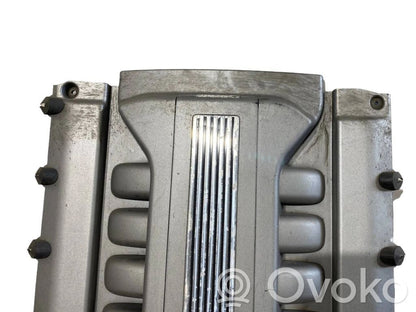 Крышка двигателя (декоративная отделка)