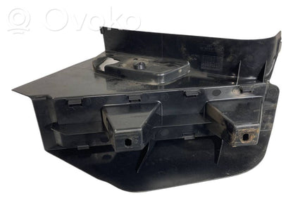 Kāju zonas sānu dekoratīvā apdare