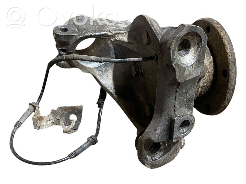 Priekšējā riteņa rumbas vārpstas šarnīrs (stupica, capfa)