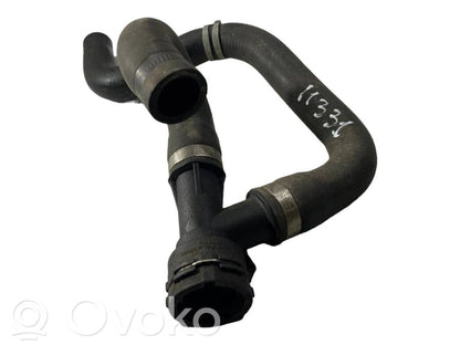 Caurulīte (-es) / šļūtene (-es)