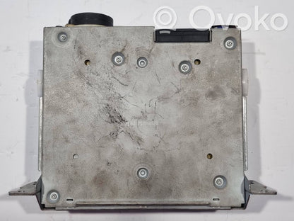 Radio / CD/DVD atskaņotājs / navigācija