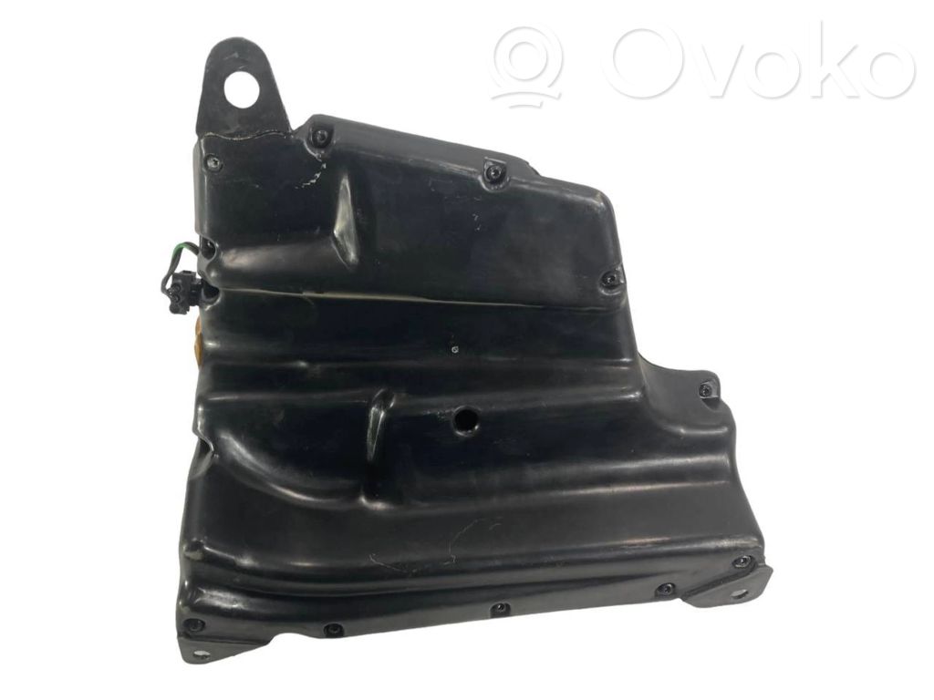 Skaļrunis (-i) aizmugurējā palodzē