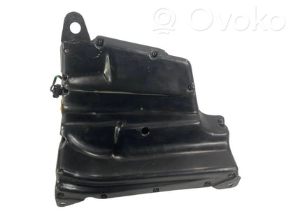 Skaļrunis (-i) aizmugurējā palodzē