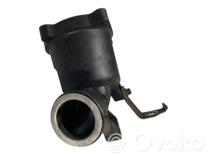 Cita veida dzinēja nodalījuma detaļa