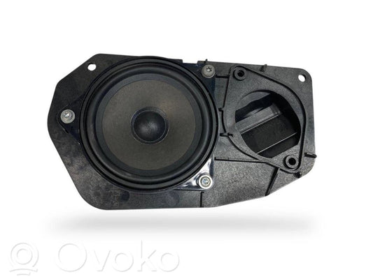 Speaker(s) in the rear door