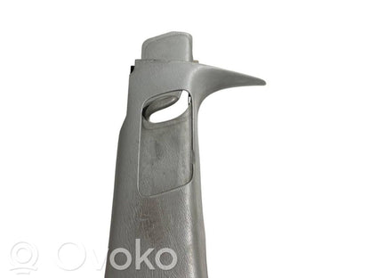 (B) statņa dekoratīvā apdare (augšdaļa)