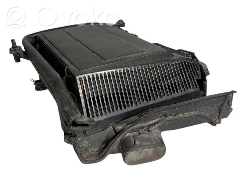 Air filter box