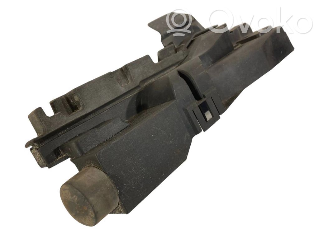 Radiatora (-u) turētājs / kronšteins