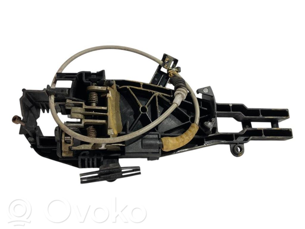 Aizmugurē turētājs / kronšteins ārējam atvēršanas rokturim