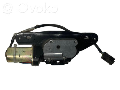 Aizmugurējā pārsega pievilcējs