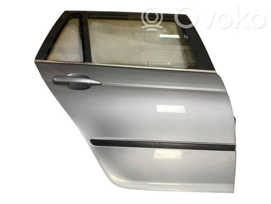 Задняя дверь