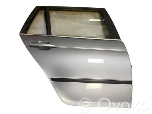 Задняя дверь