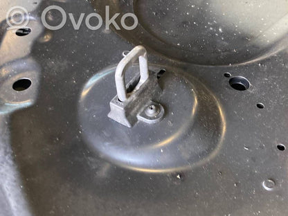 Dzinēja pārsegs (vāks)