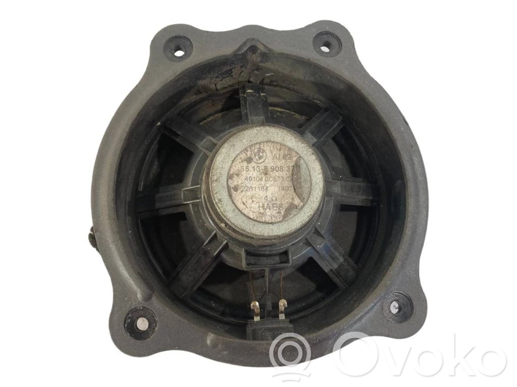 Skaļrunis (-i) priekšējās durvīs