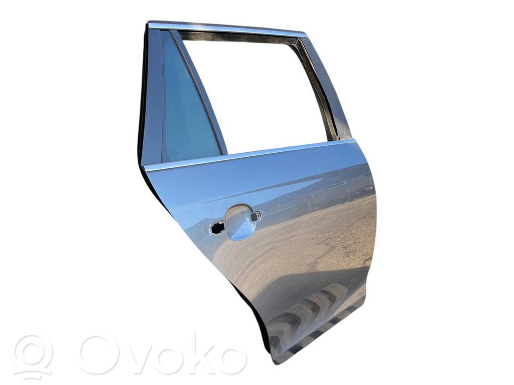 Aizmugurējās durvis