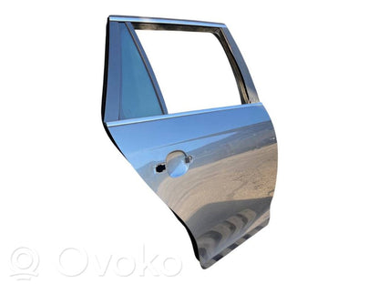 Aizmugurējās durvis