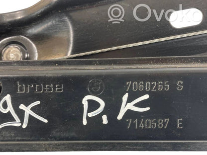 Priekšpusē elektriskā loga pacelšanas mehānisma komplekts