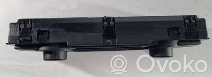 Klimata kontrole / mazā radiatora vadības dekoratīvā apdare