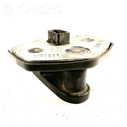 Петля для блокировки спереди