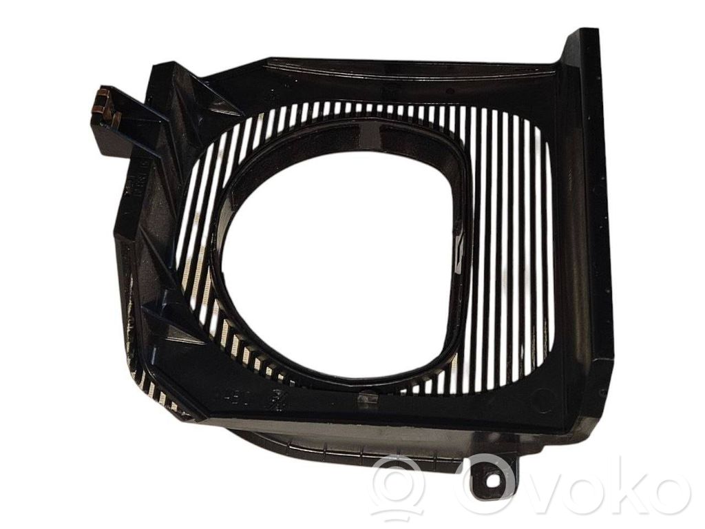 Stūres ass dekoratīvā apdare