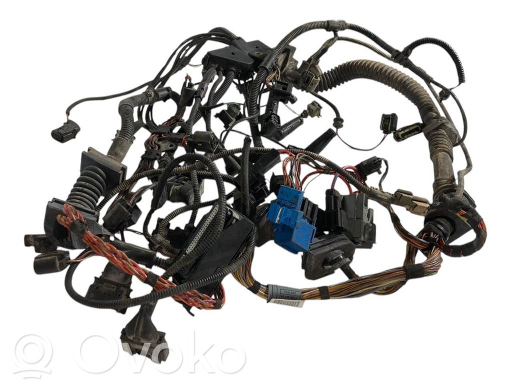 Dzinēja vadu instalācija