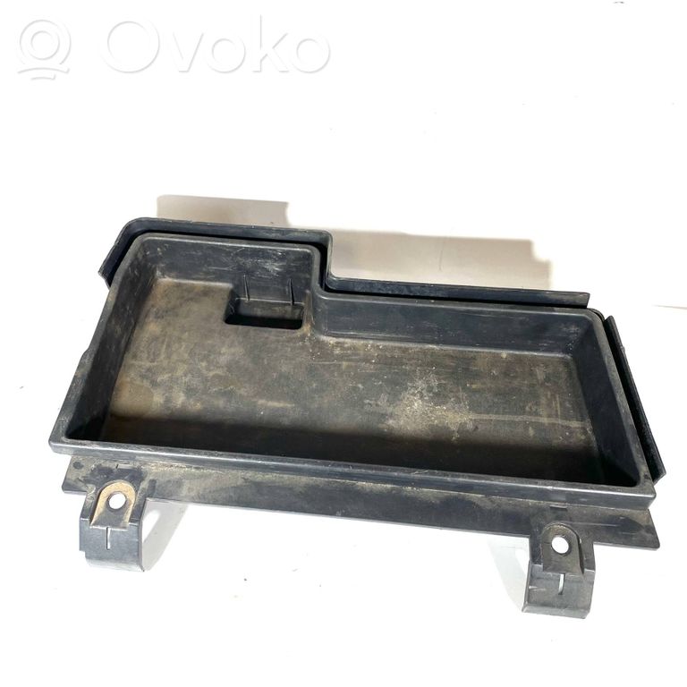 Trunk side lower trim panel