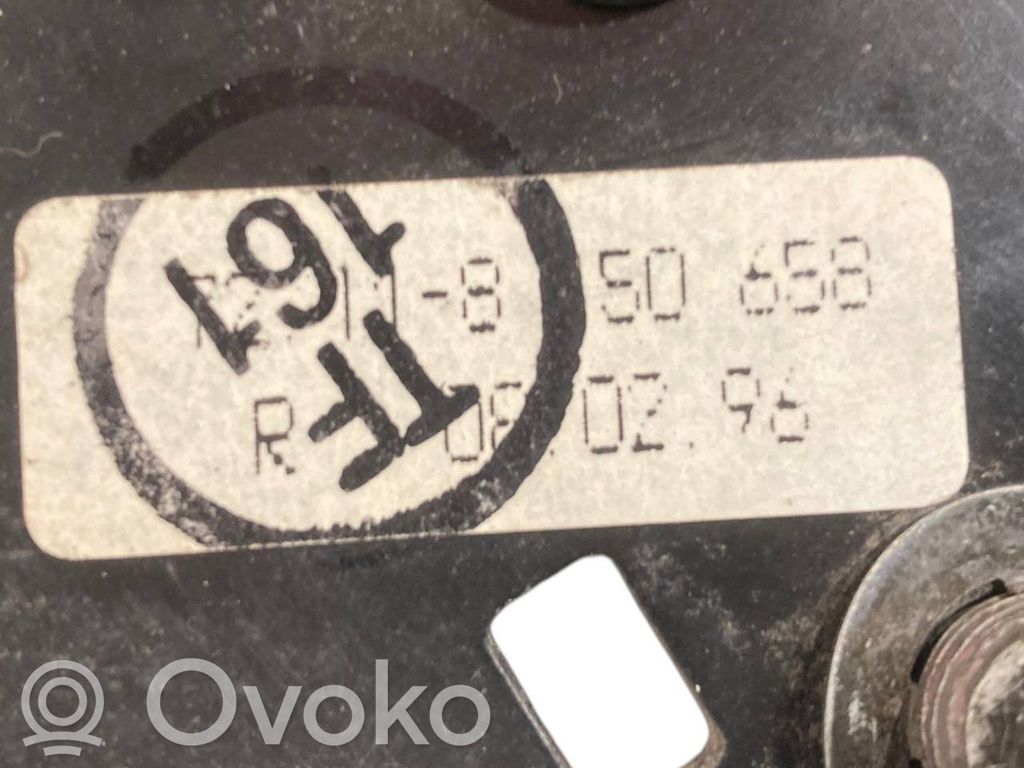 Priekšējās jostas sprādze