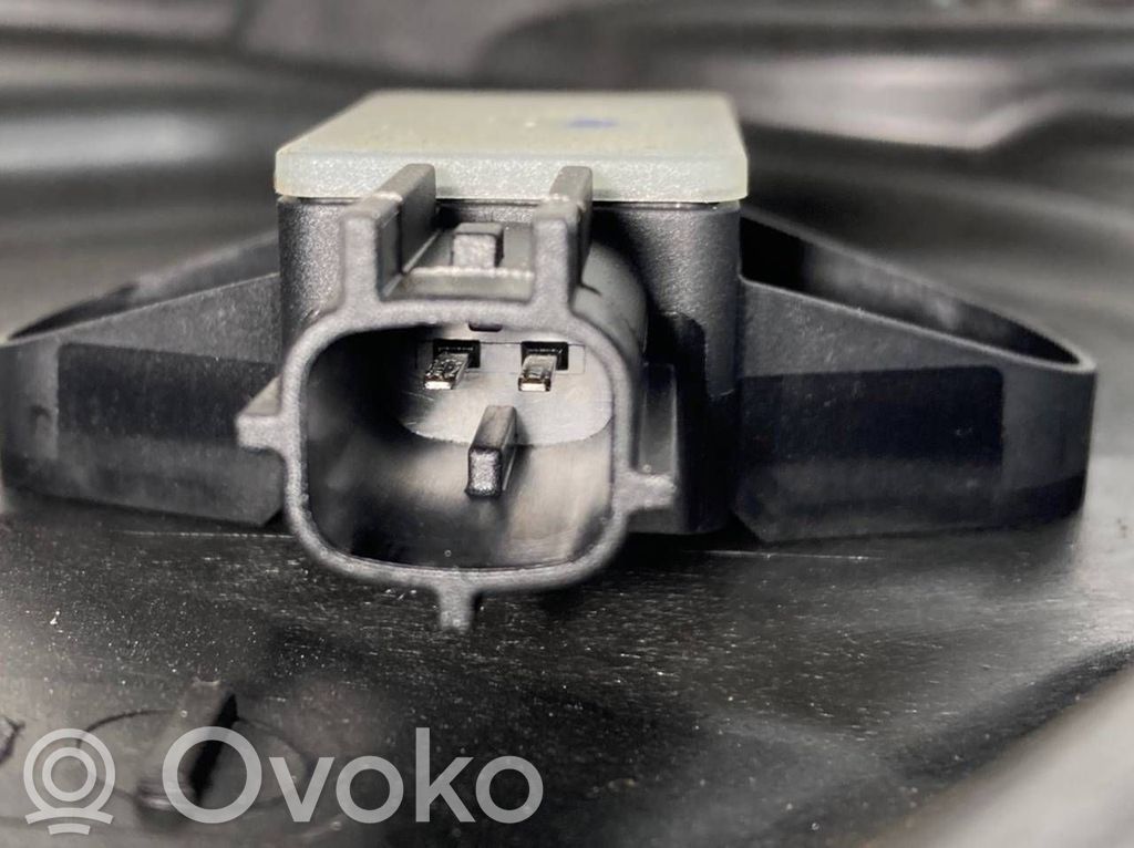 Priekšpusē elektriskā loga pacelšanas mehānisma komplekts