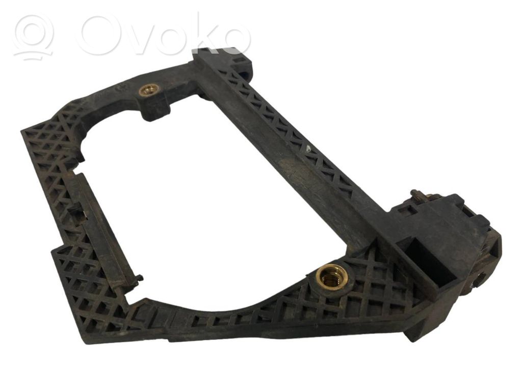 Aizmugurē turētājs / kronšteins ārējam atvēršanas rokturim