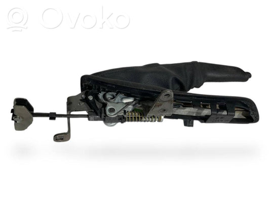 Rokas bremzes mehānisms (salonā)