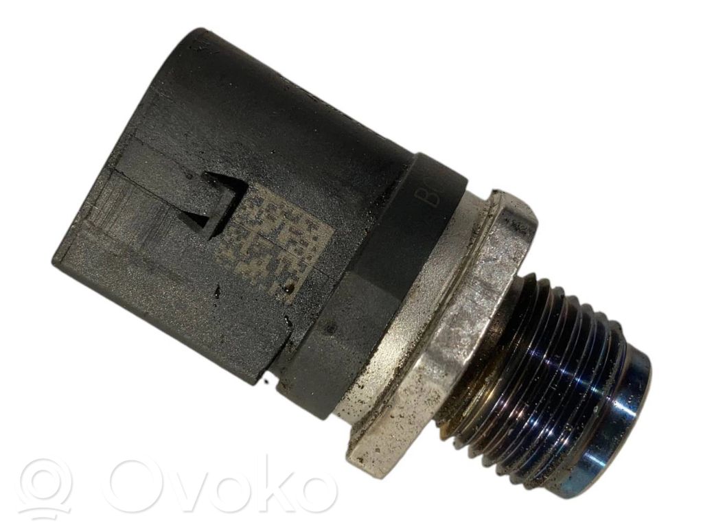 Манометр давления топлива