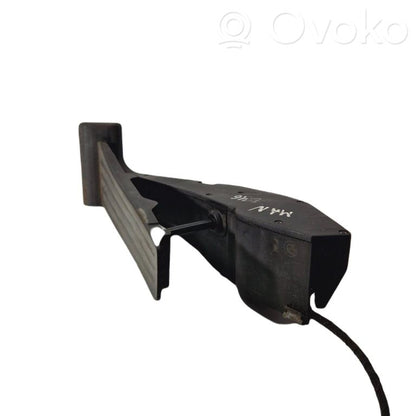 Педаль акселератора