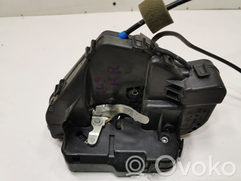 Aizmugurē slēdzene