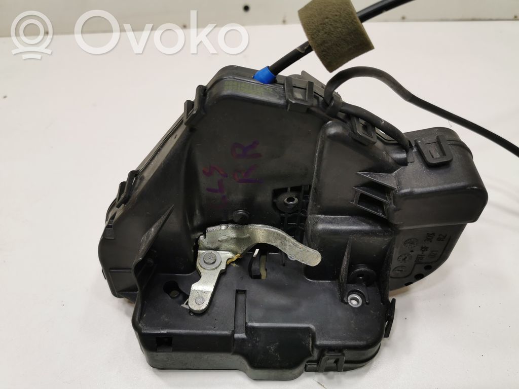 Aizmugurē slēdzene