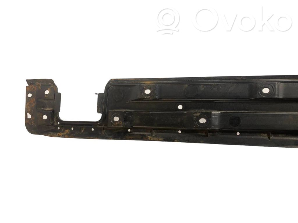 Sānu apakšas aizsardzība