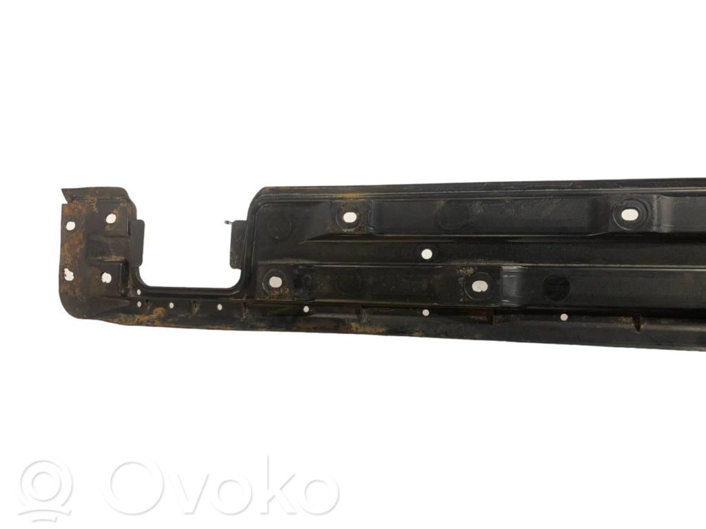 Side underbody protection