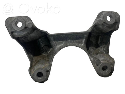 Transmission mounting bracket