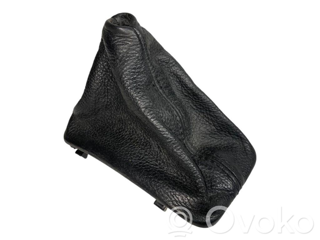 Ātrumu pārslēgšanas sviras dekoratīvā apdare (āda, uzgalis)