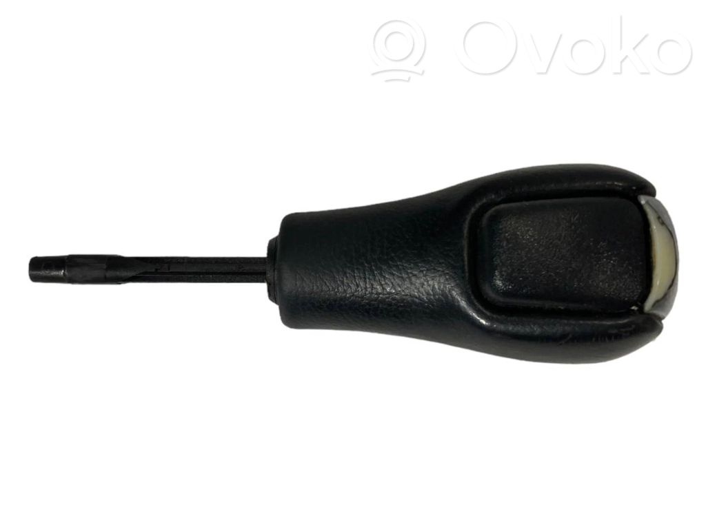 Ātrumu pārslēgšanas sviras dekoratīvā apdare (āda, uzgalis)