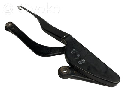 Priekšējā loga tīrītāja kājiņa