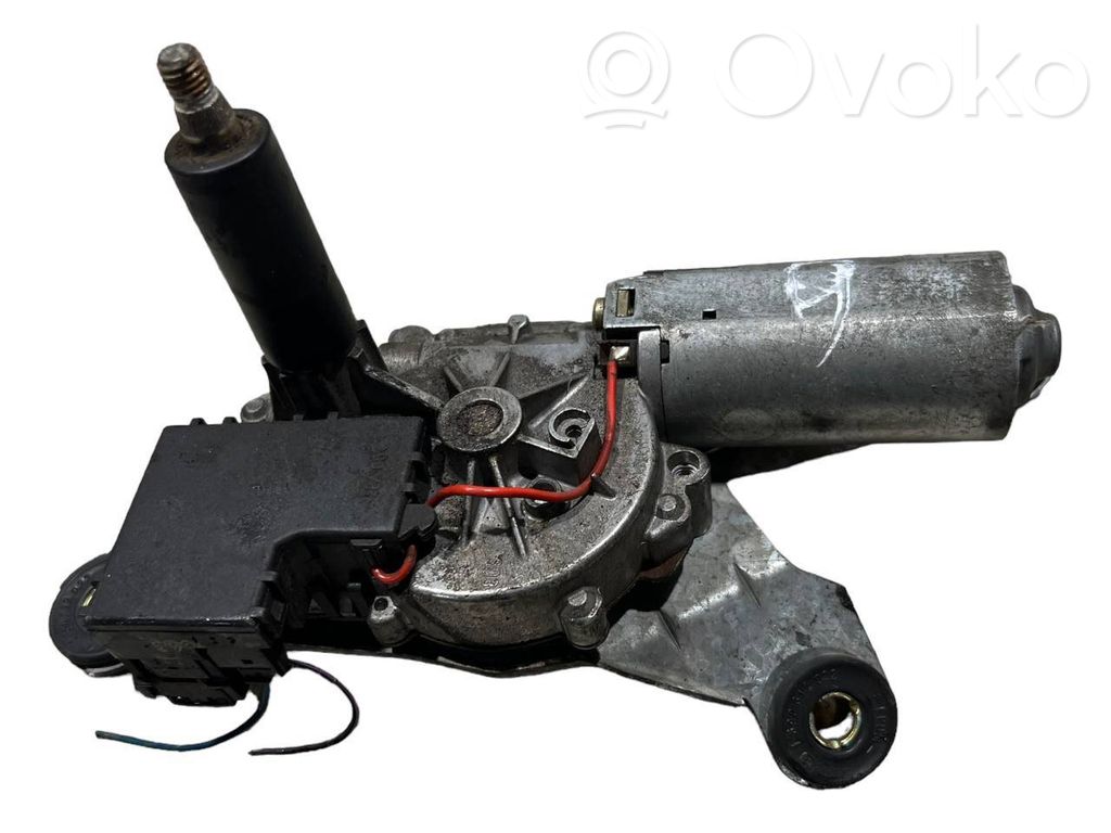 Aizmugurējā loga tīrītāja motoriņš