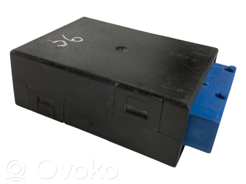 Logu tīrītāju relejs