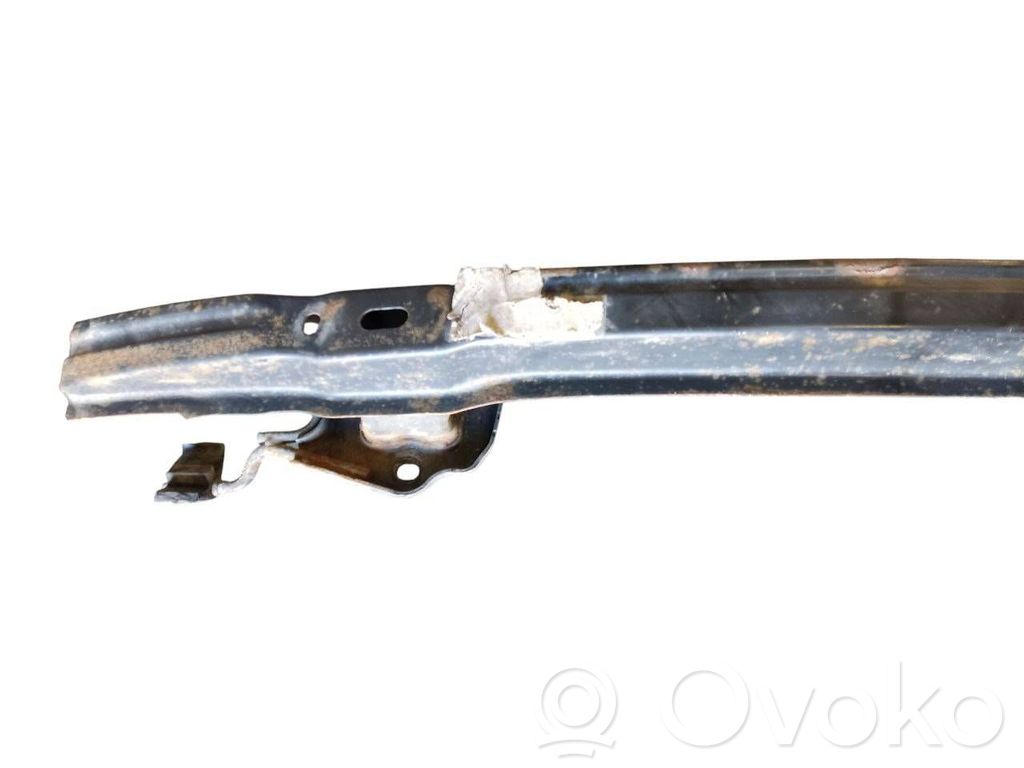 Aizmugurē bampera balka