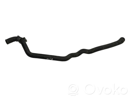 Caurulīte (-es) / šļūtene (-es)