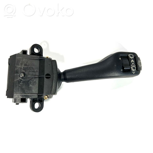 Stikla tīrītāju slēdzis