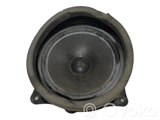 Динамик(и) в задней двери